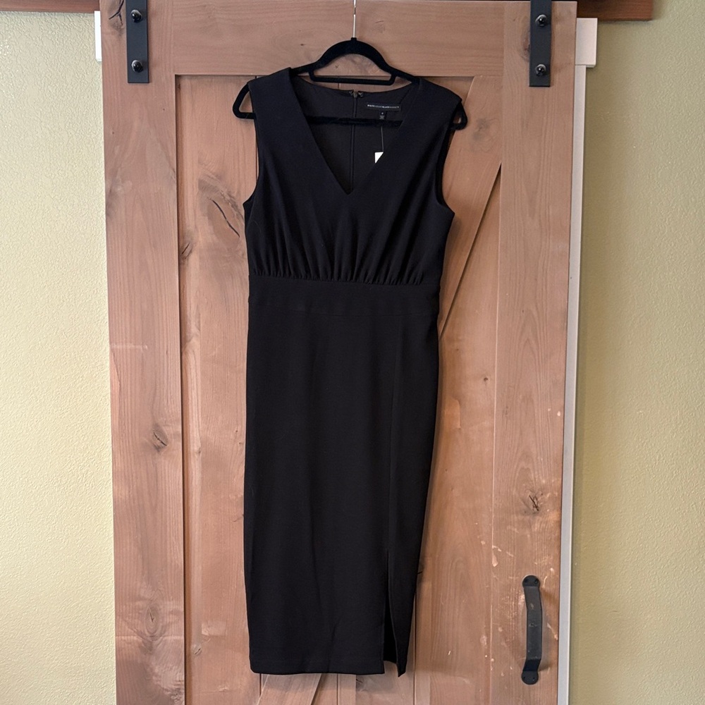 Chic Black V-Neck Midi Dress